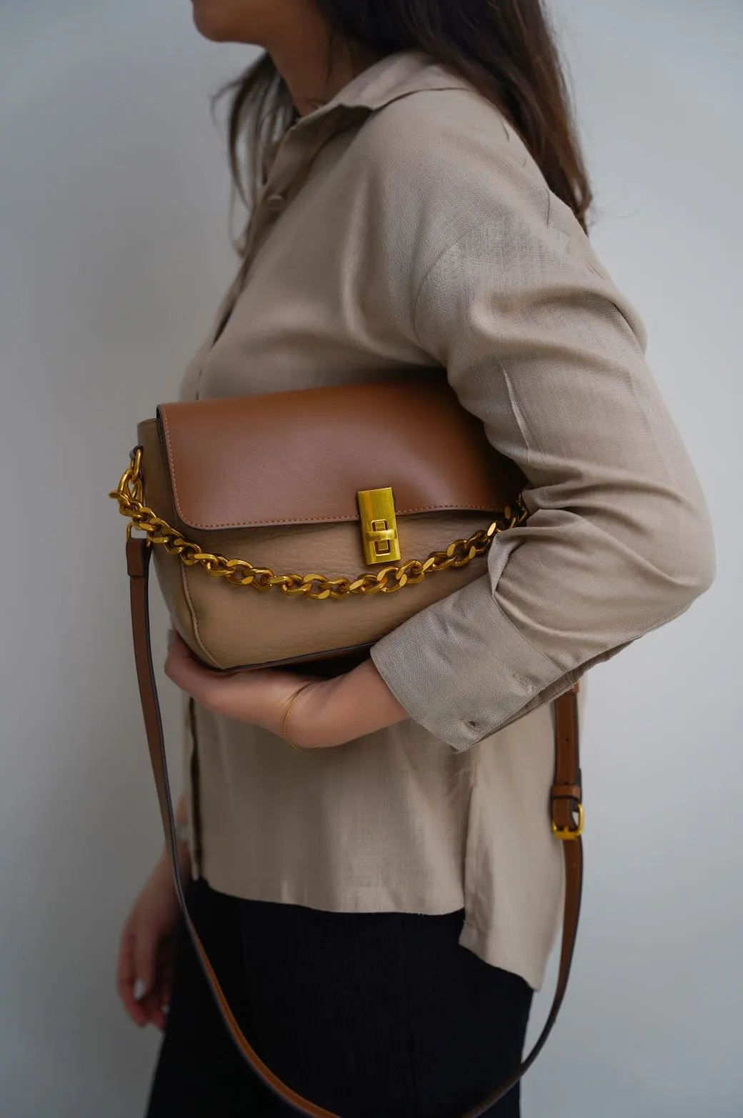 CHAIN CROSSBODY BAG