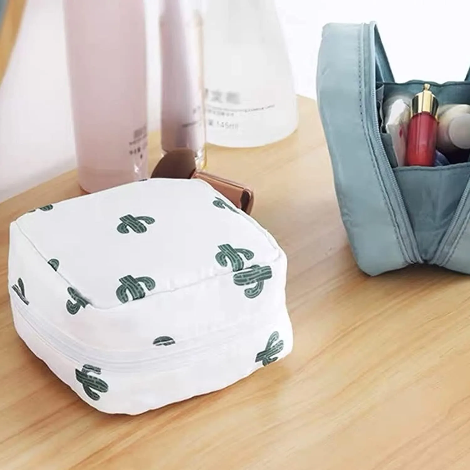 House of Quirk Makeup Bag Lazy Cosmetic Bag Travel Toiletry Bag Cosmetic Make Up Organizer Waterproof Travel Accessories for Women and Girls (White Cactus)